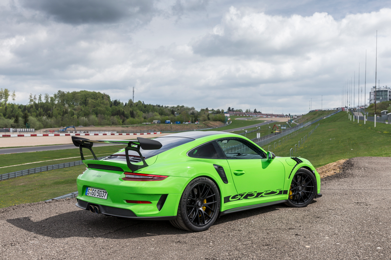 Illustration for article titled Put These Very Good 2019 Porsche 911 GT3 RS Photos In Your Life